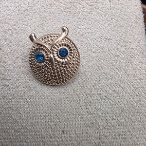 Gold Owl Brooch with Blue Eyes (1915)